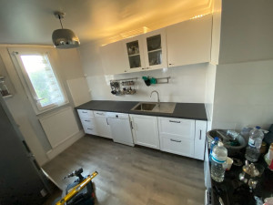 Photo de galerie - Installation de la cuisine 