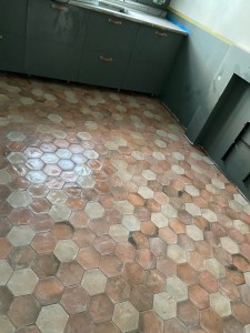 Photo de galerie - Pose carreaux hexagonaux au sol