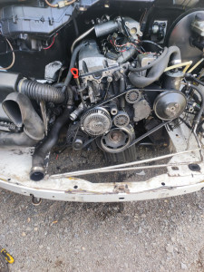 Photo de galerie - Remplacement pompe injection mercedes 212d 