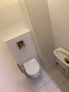 Photo de galerie - Installation toilettes suspendu 