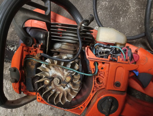 Photo de galerie - Entretient tronçonneuse Husqvarna