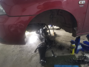 Photo de galerie - Changement Train Avant / Amortisseurs et Coupelles / Disques et Plaquettes de Frein / Roulements