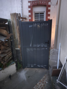 Photo de galerie - Installation d'un portillon a la place de l'ancien