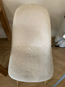 Photo de galerie - Nettoyage de chaise à la shampouineuse après