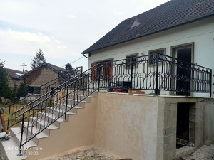 Photo de galerie - Réalisation et installation de garde-corps en Fer forgé 