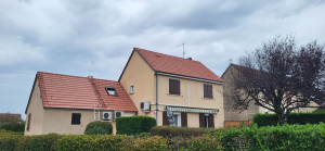 Photo de galerie - Nettoyage toiture et pose d'un hydrofuge colorée 