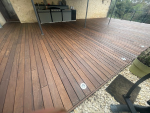 Photo de galerie - Nettoyage terrasse et lasurage