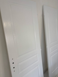 Photo de galerie - Ponçage et mise en peinture de porte 