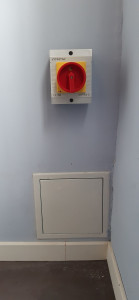Photo de galerie - Installation interrupteur coupure pompe à eau