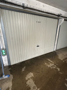 Photo de galerie - Nettoyage porte de garage ( après )