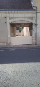 Photo de galerie - Remise en état d'un portail en fer avant après