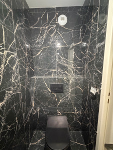 Photo de galerie - Pose de wc suspendu carrelages toilette 
