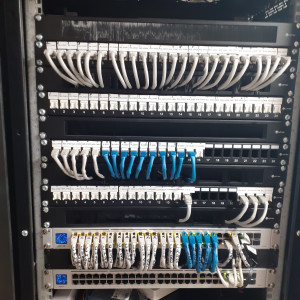 Photo de galerie - Installation RG45 
BI informatique 