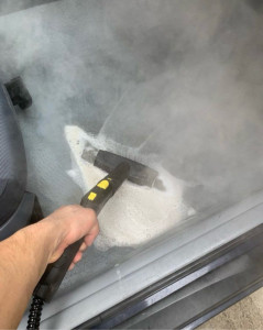 Photo de galerie - Shampouineuse rapide /efficace pour un habitacle propre ! 