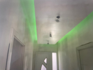 Photo de galerie - Installation de bandeau LED pour effet lumineux