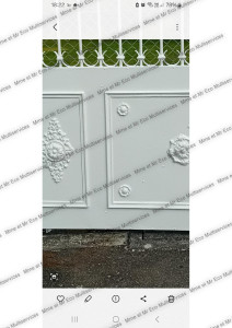 Photo de galerie - APRES
Nettoyage et mise en peinture portail d' entrée et grilles anciennes en fer (grilles entourant la propriété non visible sur la photo)