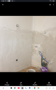 Photo de galerie - Installation de prises - travail soigné 