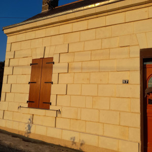 Photo de galerie - Ravalement de façade pierre tuffeau