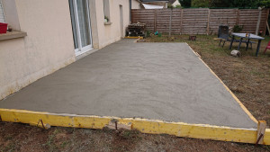 Photo de galerie - Coffrage  et Coulage  d'une dalle  béton 