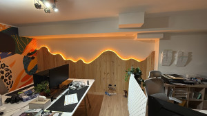 Photo de galerie - Fabrication d’un mur en bois avec led 