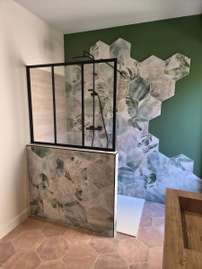 Photo de galerie - Douche et paroie industrielle 