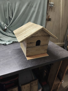 Photo de galerie - Cabane à oiseaux fait main 