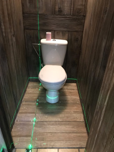 Photo de galerie - Enduit imitation bois dans un WC