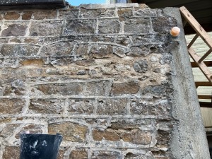 Photo de galerie - Rebouchage ancien linteaux, mur pierre, mortier chaux
