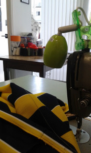 Photo de galerie - Retouches, couture, transformation d'un vêtement par Melina.