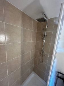 Photo de galerie - Pose de faïence dans une douche 