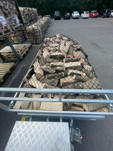 Photo de galerie - Livraison 3 stères de bois 