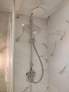 Photo de galerie - Installation d'une colonne de douche complète 
