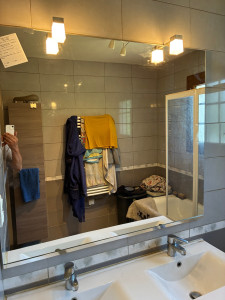 Photo de galerie - Remplacement d’un miroir sur mesure