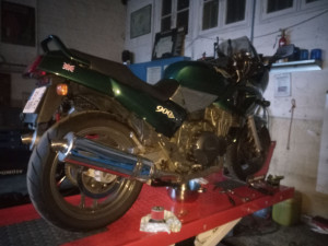 Photo de galerie - Entretien annuel moto, remplacement, bougies, filtres, kit chaine, disque et plaquettes, embrayage,ligne d'échappement, batterie etc ...