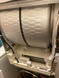 Photo de galerie - Dépannage d’un lave linge ! je remplace la pompe de relevage 