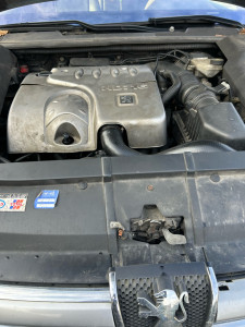 Photo de galerie - Entretien sur voiture Peugeot 2,2l HDI ( vidange, filtre à huile, filtre à gasoil, filtre à air, filtre particule ) 
