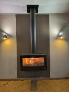 Photo de galerie - Poêle bois suspendu 