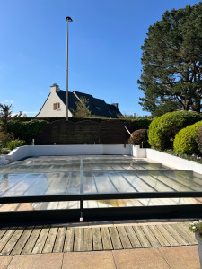 Photo de galerie - Nettoyage terrasse / muret + peinture autour d’une piscine 