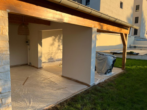 Photo de galerie - Chantier de ponçage poutres et peindre revêtement mural ! 