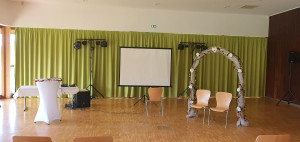 Photo de galerie - Vidéoprojecteur (son & éclairage)