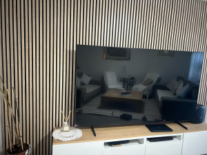 Photo de galerie - Accrochage, baguette sur mur