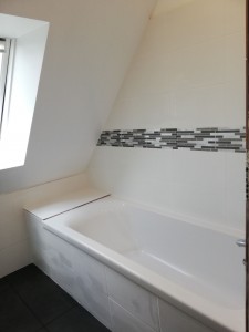 Photo de galerie - Une rénovation d une salle de bains sous les combles 