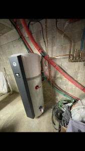 Photo de galerie - Voici une installation de thermodynamique en sous sol en cuivre 