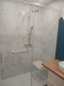 Photo de galerie - Installation Salle de Bain PMR