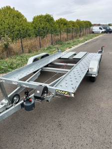 Photo de galerie - Porte-voiture double essieux avec vérin