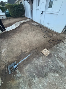 Photo de galerie - Chantier de terrassement avec une mini pelle 1t7