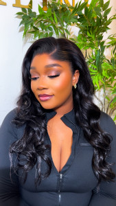 Photo de galerie - Pose perruque frontale , coiffure et maquillage by urlyne 