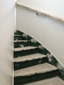 Photo de galerie - Painture dans l’escalier