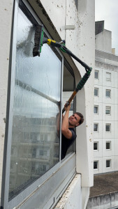 Photo de galerie - Nettoyeur de vitres