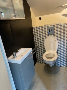 Photo de galerie - Pose d un wc suspendu ,d un lave main ,sol et mur